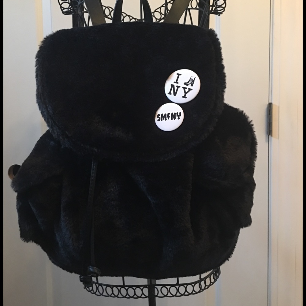 NWT Steve Madden Large Faux Fur Backpack - Picture 2 of 7